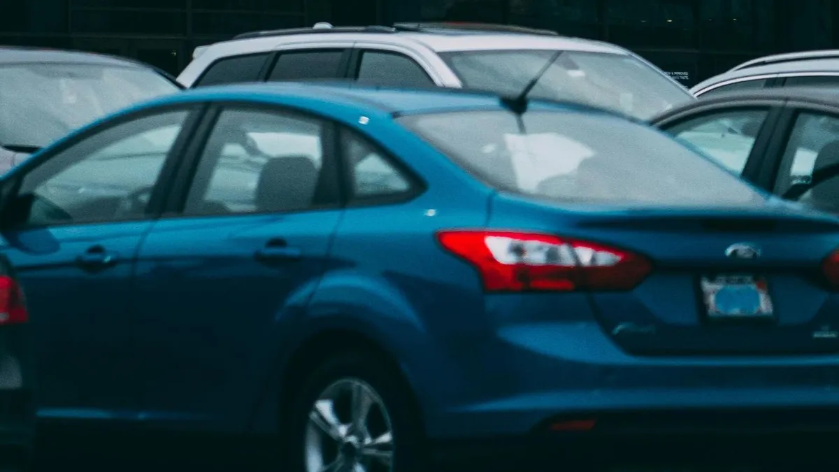 Riscurile cumpărării unei mașini vechi (sursa: Pexels/Ricky Esquivel)