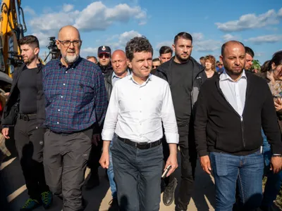 Câte zeci de mii de bugetari ar putea fi dați afară, potrivit lui Kelemen Hunor Foto: Facebook Kelemen Hunor