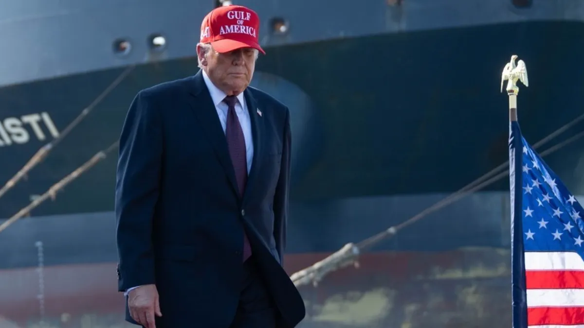 Trump pregătește intervenția în organizarea alegerilor (sursa: Facebook/The White House)