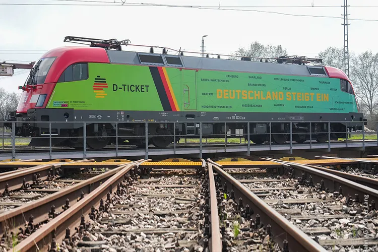 Germania a introdus un bilet lunar unic de transport Foto: Facebook Deutsche Bahn