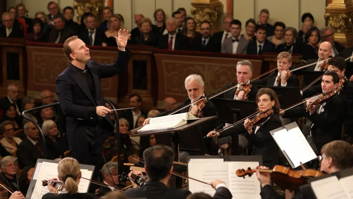 Un preot îi critică pe „mioriticii” indignați că dirijorul concertului de la Viena este homosexual Foto: Facebook Yannick Nézet-Séguin