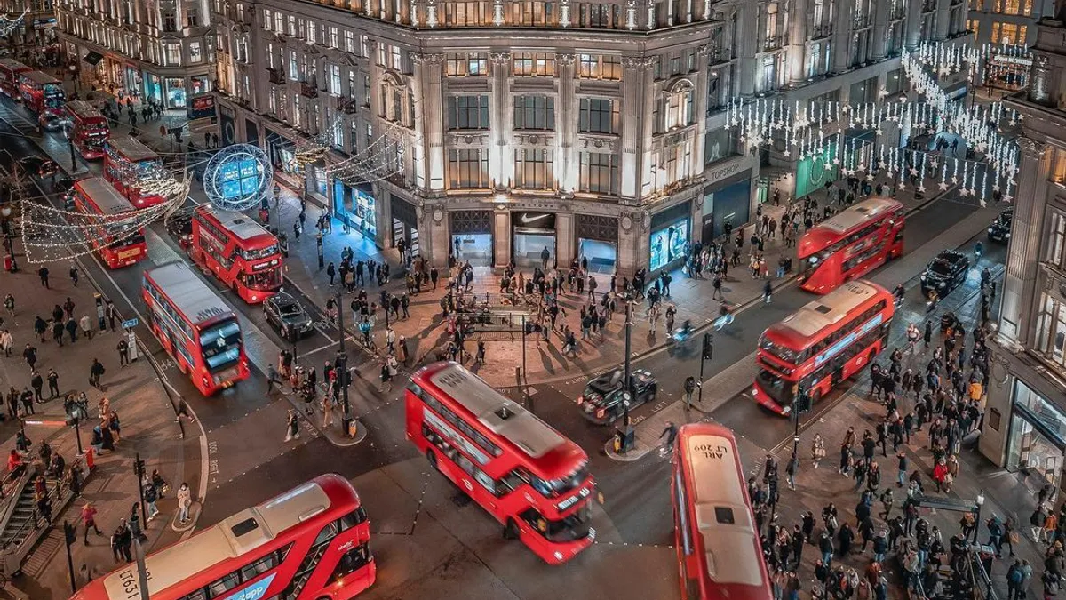 O listă a țărilor care elimină toate sau majoritatea restricțiilor impuse de pandemie Foto: Visit London