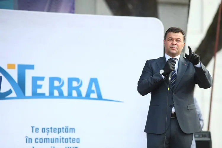 Marilen Pîrtea recunoaște că stă într-un imobil care nu-i aparține, doar a promis că-l va cumpăra Foto: pressalert.ro