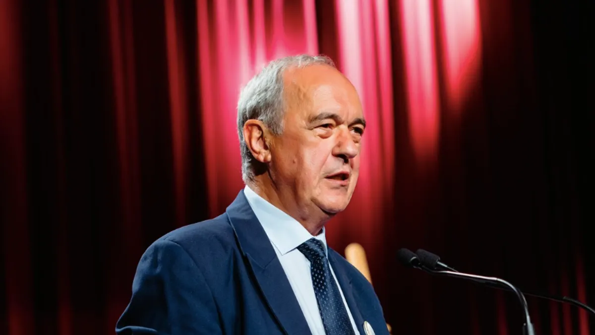 Laurențiu Nistor, stăpânul absolut al Hunedoarei (sursa: Facebook/Nistor Laurențiu - Președintele Consiliului Județean Hunedoara)