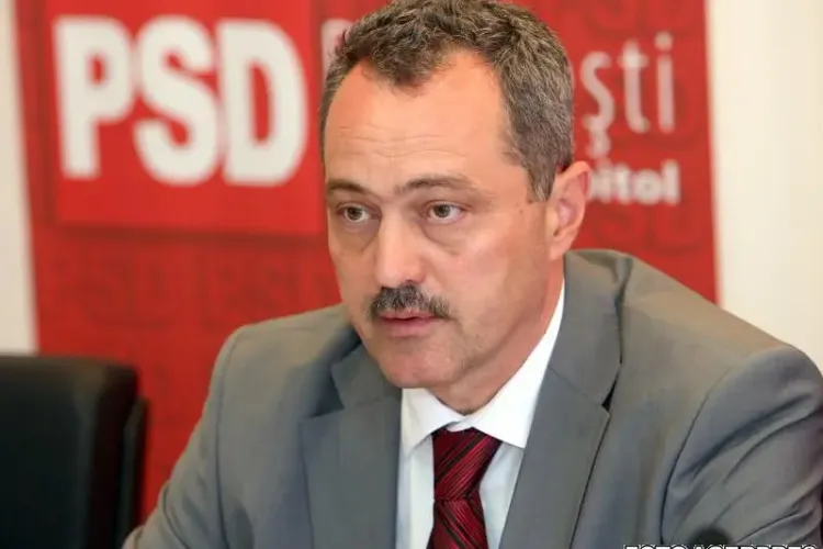 Cine face parte din BEC-ul care cenzurează: fost securist, acuzat de CNSAS că își turna colegii Foto: Agerpres