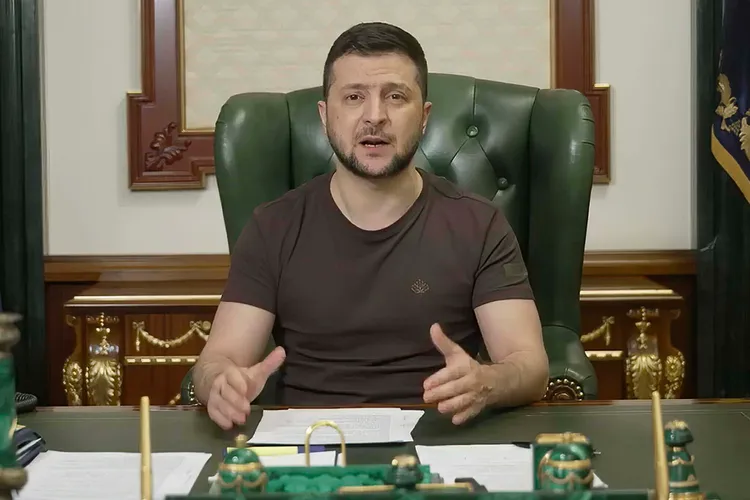 Zelenski se va adresa Parlamentului României, luni, de la ora 19. Florin Cîțu: "ar trebui să fim onorați"