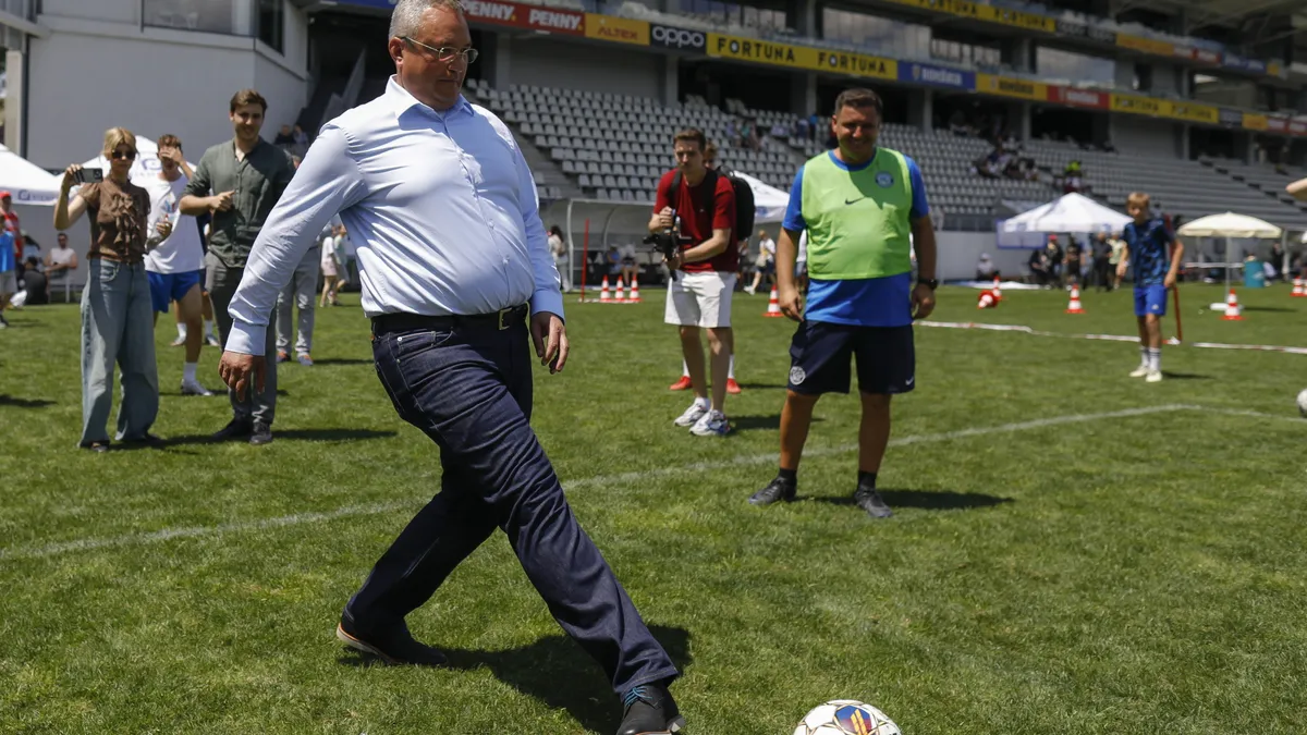Suma uriașă cu care a crescut pensia specială a lui Ciucă Foto: Inquam/Octav Ganea