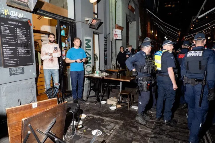 Serie de atacuri antisemite în Melbourne (sursă: X/Hen Mazzig)