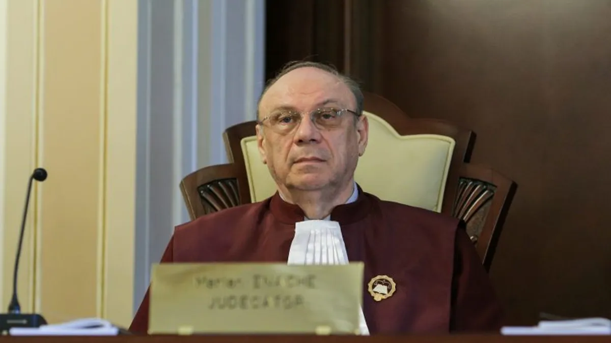 După Valer Dorneanu, altă creație politică a lui Iliescu, Marian Enache, ajunge șeful CCR Foto: Inquam Photos/Octav Ganea