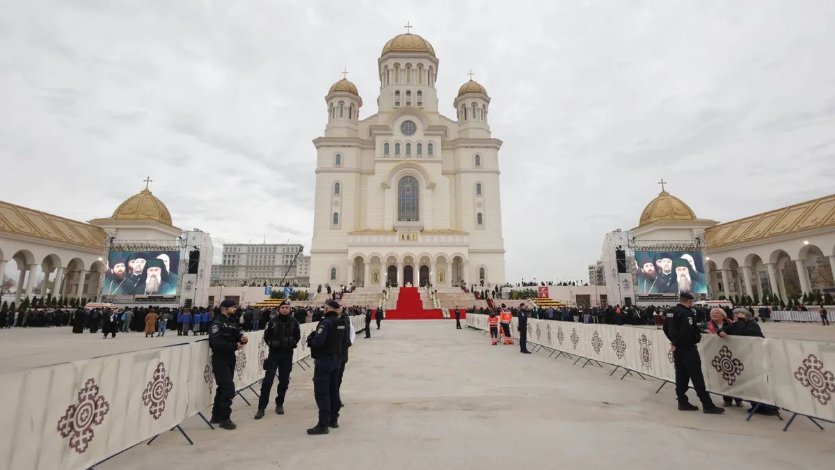 Sfințirea picturii Catedralei Naționale, moment istoric BOR (sursa: Inquam Photos/George Călin)