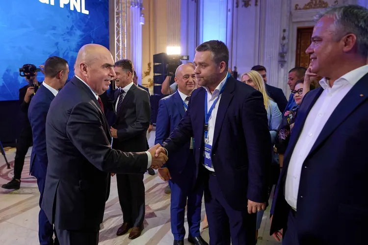 Ciucu îl acuză pe Grindeanu că și-a pus păpușile Muppets să-l atace pe Bolojan Foto: Inquam/Codrin Unici