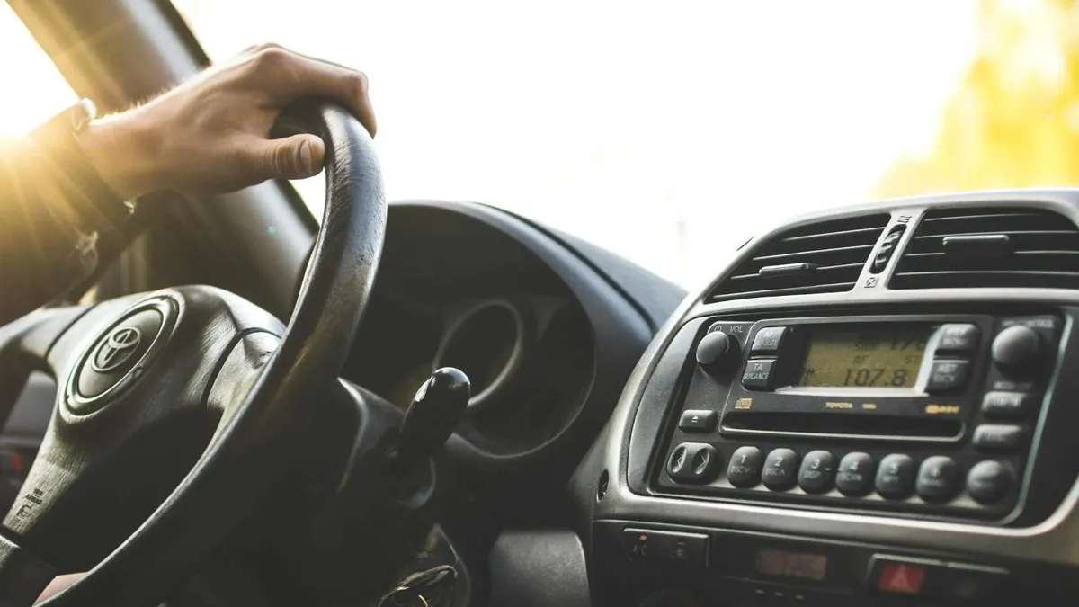 Ce să verifici la mașina second-hand (sursa: Pexels/Sindre Fs)