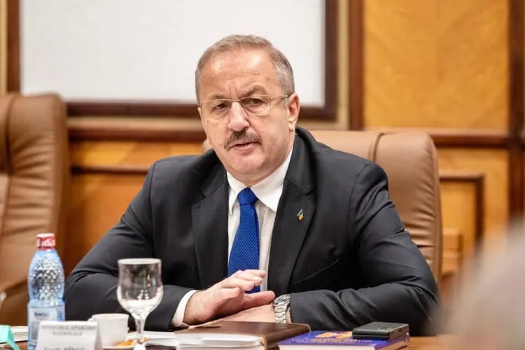 Dîncu îl laudă pe Ciucă Foto: News.ro