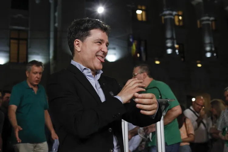 Nicușor Dan l-a depășit pe Crin Antonescu Foto: Inquam/Octav Ganea