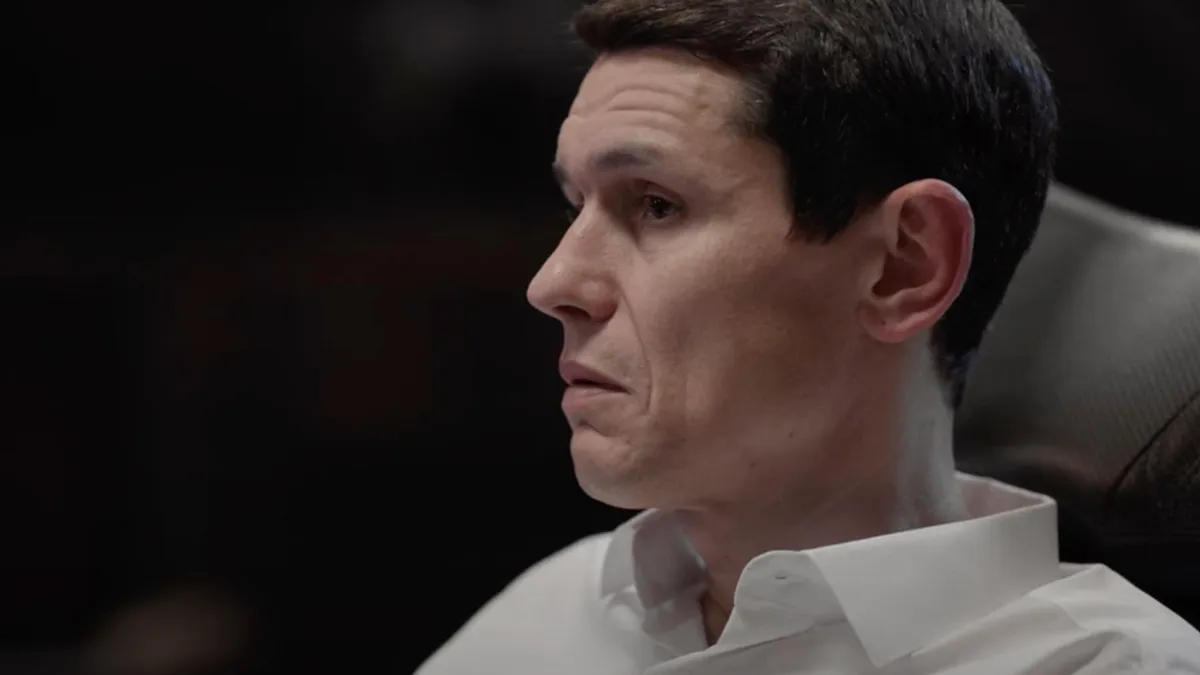 Demnitar român, scenă controversată în „Plaha” (sursa: YouTube/Serialul "PLAHA")