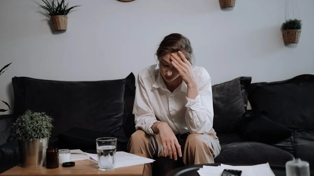 Cum ne afectează sănătatea schimbarea orei (sursa: Pexels/Ron Lach)