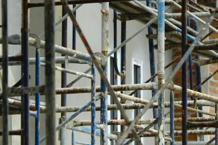 Dezvoltatori imobiliari violenți, dosar penal deschis (sursa: Pexels/pooliwattano P)