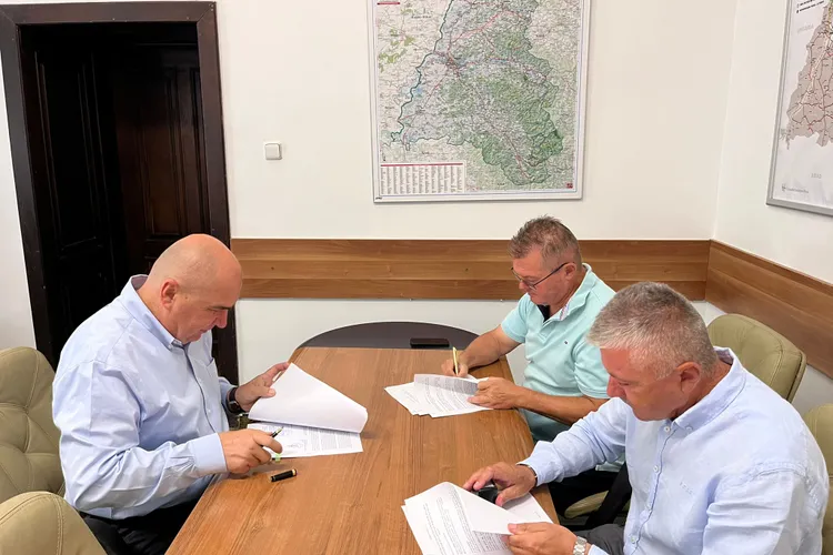 Peste 3.200 de posturi vor fi reduse în acest an în administraţia locală din Bihor Foto: Facebook CJ Bihor