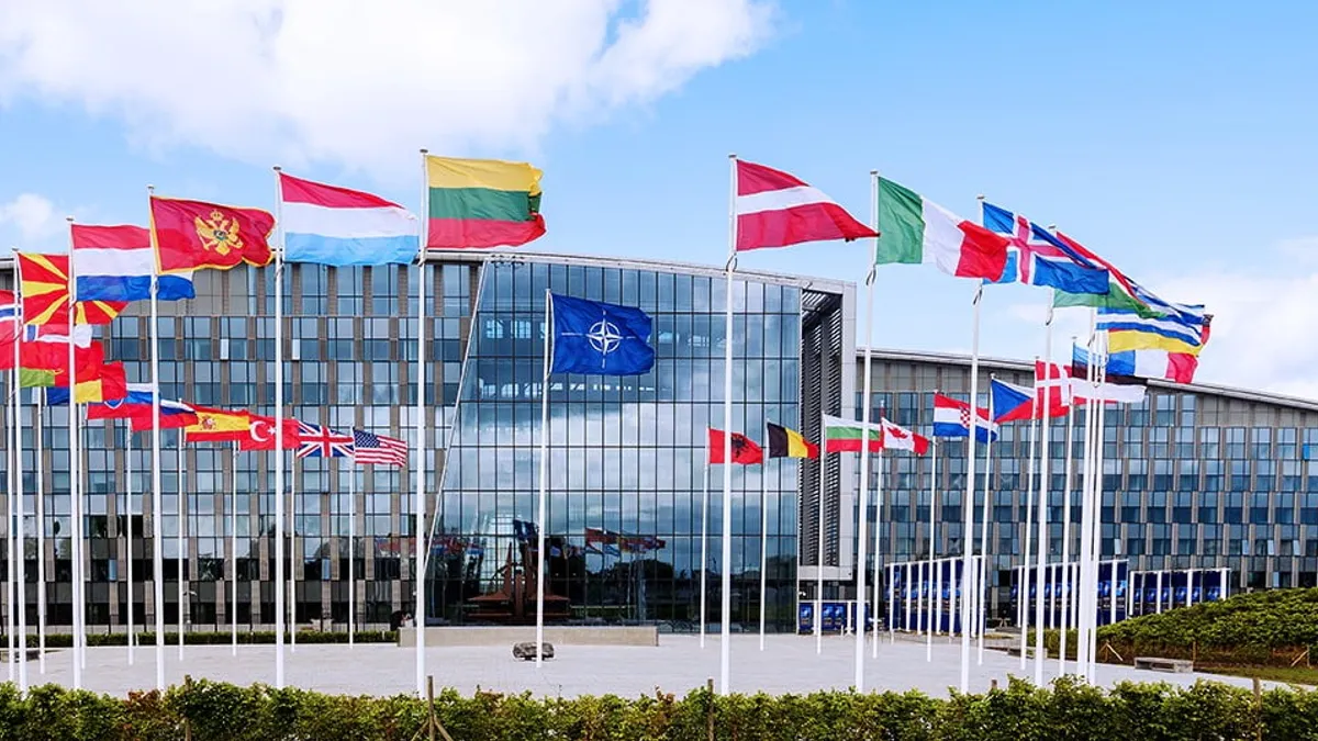 Europenii ar dori o femeie la conducerea NATO (sursă: Facebook/NATO)