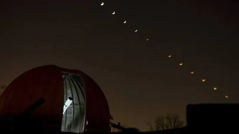 Urmează o eclipsă parţială de Lună (sursa: Facebook/Observatorul Astronomic „Amiral Vasile Urseanu”, Cristina Tinta)