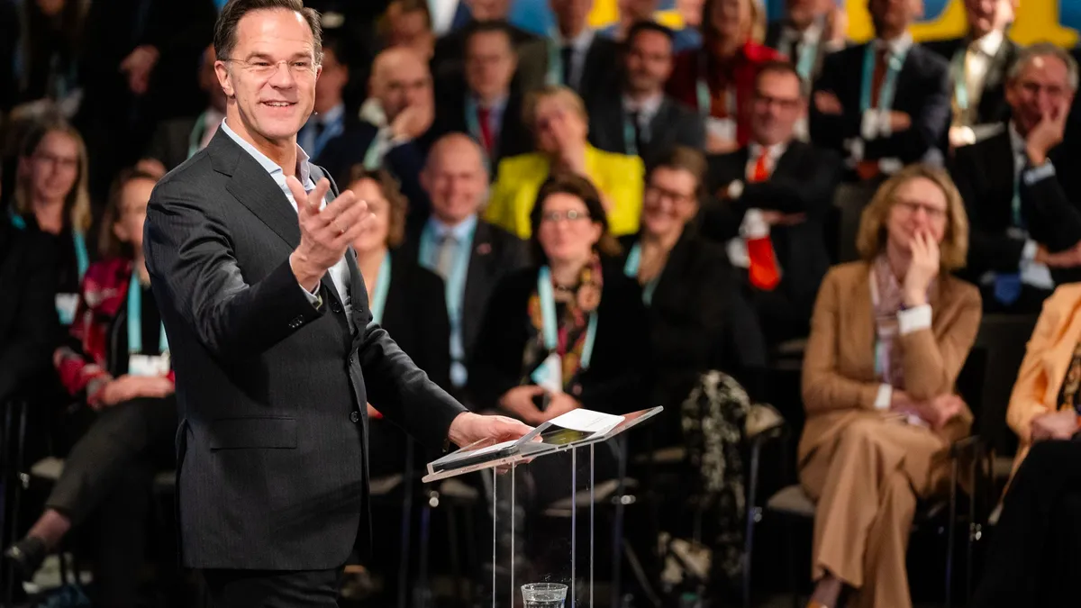 Rutte îl numește „tati” pe Trump (sursa: Facebook/MinPres Mark Rutte)