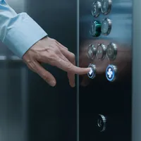 Lifturi plătite de stat pentru blocurile vechi: cine va beneficia de programul „Lift pentru viață” din 19 august 2026