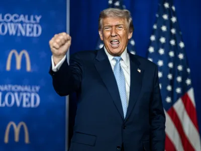 Trump graţiază un congresman democrat (sursa: Facebook/The White House)