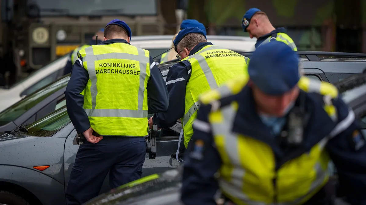 Olanda impune controale la frontierele terestre (sursa: Facebook/Koninklijke Marechaussee)
