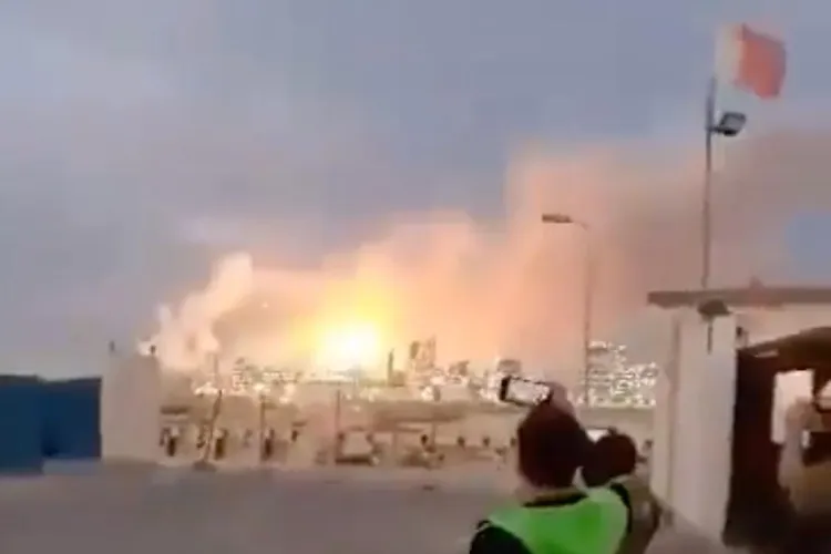 Iranul continuă să atace statele din Golf (sursa: X/Earth Hippy)