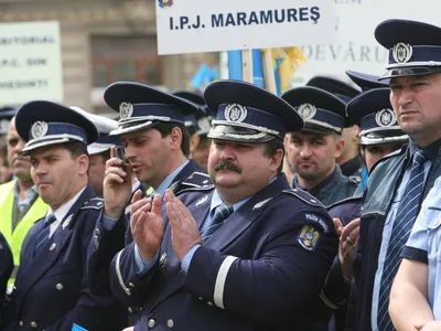 Bode îi îndoapă pe polițiști Foto: Blog CCSI