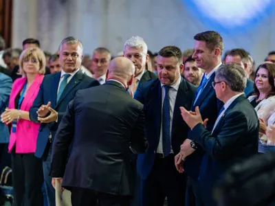 Cu cât vrea să taie Bolojan banii partidelor Foto: Facebook