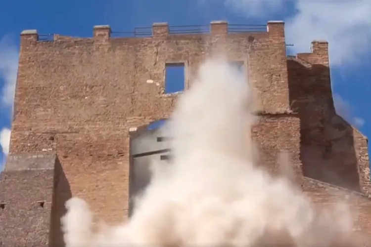 MAE rus, cinism după prăbușirea turnului medieval de la Roma în care au fost răniți și doi români (sursa: X/The Informant)