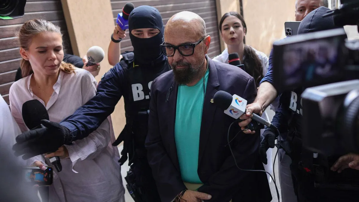 Piedone, interceptat când prevenea controlul ANPC (sursa: Inquam Photos/Octav Ganea)