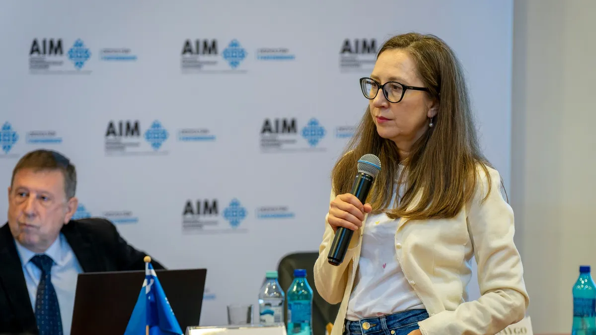 „ANAF vrea să știe tot: cine s-a căsătorit, câți invitați au fost și câți mici s-au mâncat”, arată Valentina Saygo Foto: Facebook