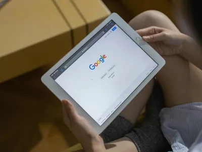 Proces pentru recenzie negativă pe Google (sursa: Pexels/cottonbro studio)