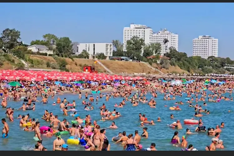 70% din cazările de la Mamaia, plătite cu vouchere de vacanță Foto: Twitter