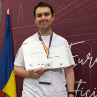 Un tânăr român olimpic dă o lecție magistrală despre AI: Există de 30 de ani și nu e doar conversație cu un robot