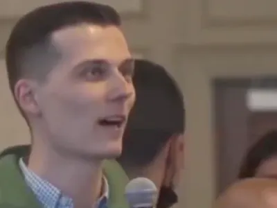 Românul din SUA și Charlie Kirk (sursa: X/White Pigeon🇷🇴)