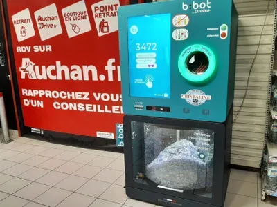 Auchan a instalat aparate de reciclare Foto: marne.fr