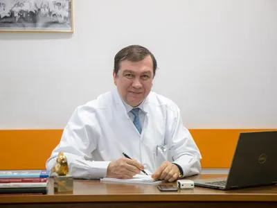 Cazul medicului rezident Chele, care a sesizat neregulile din marile spitale și apoi a fost expulzat de sistem, devine viral