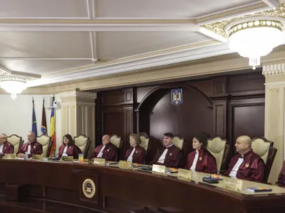 CCR s-a predat după două „erate”: judecă în decembrie majorările de taxe cerute de Guvern Foto: Inquam/Octv Ganea