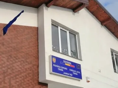 Viața la țară: toaleta din curte, la 300 de metri de școală