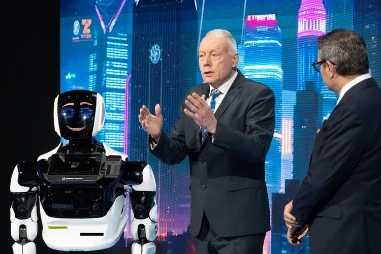 Probabil cel mai inutil departament al Guvernului , condus de un pensionar penal, Laszlo Borbely Foto: Departamentul pentru Dezvoltare Durabilă