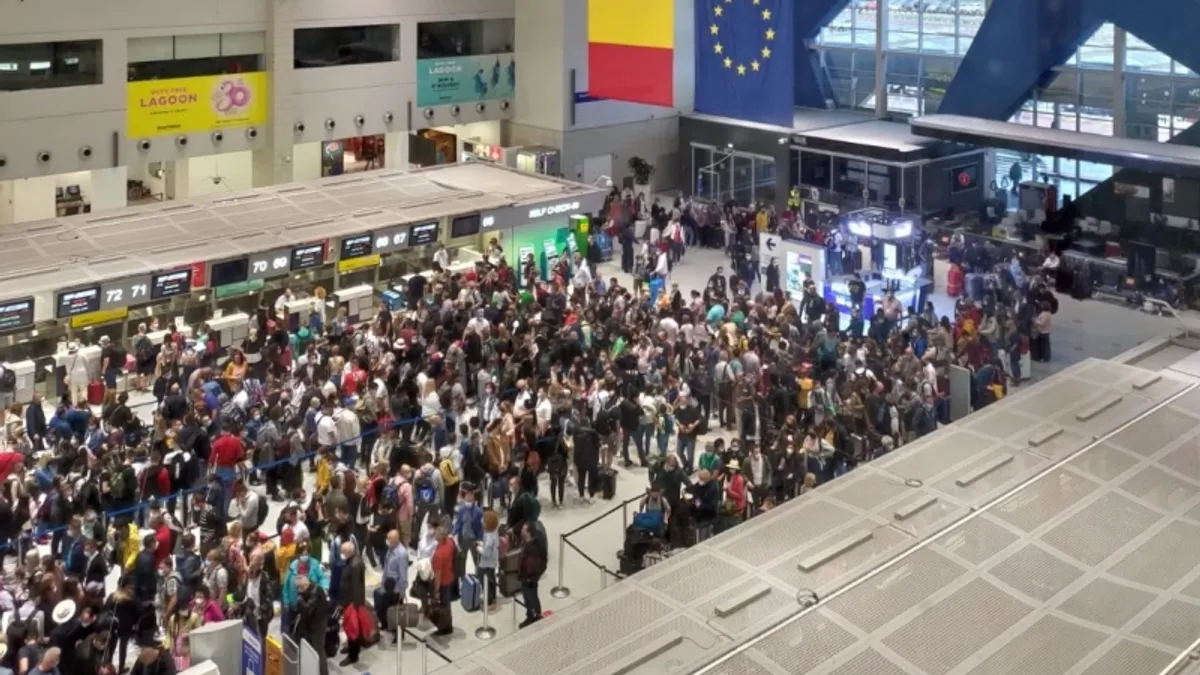 Salarii uriașe, plus sporuri, la cel mai prost aeroport din Europa Foto: Romania Libera