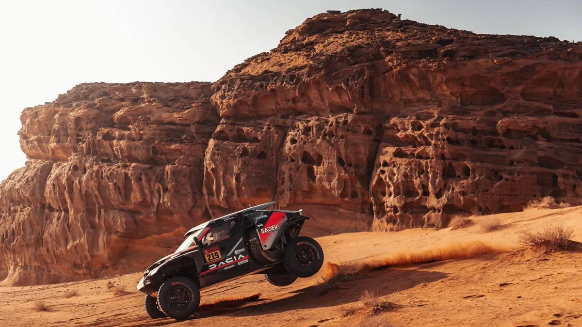 Dacia, lider în raliul Dakar (sursa: Facebook/The Dacia Sandriders)