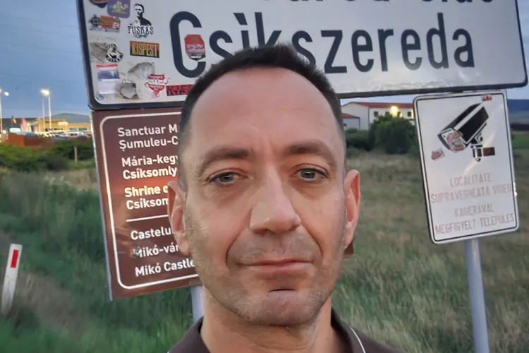 Val de reacții negative pe pagina lui Csoma Botond, după ce UDMR a votat alături de suveraniști: s-a aliat cu cei care călcat în picioare mormintele de pe Valea Uzului