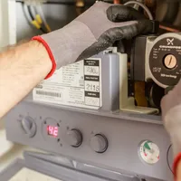 Proprietarii cu centrale termice riscă oprirea gazelor: verificările obligatorii și costurile din 2026