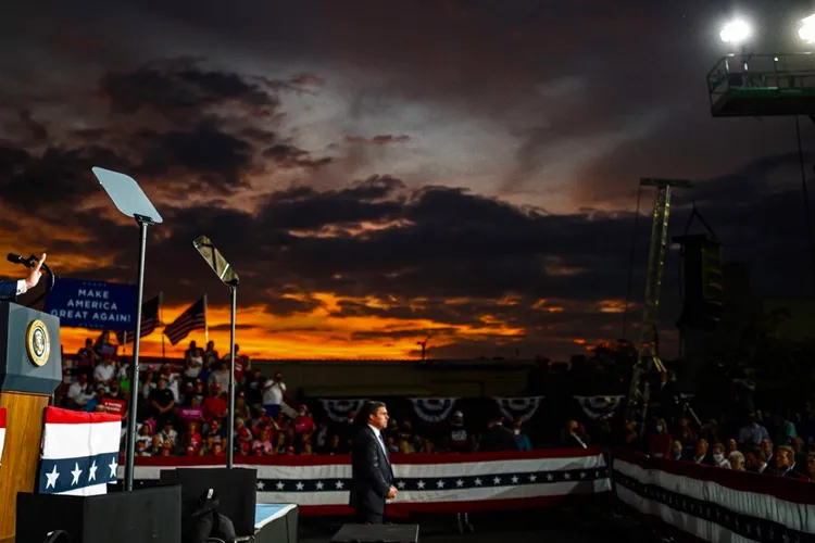 Trump, foarte speriat de perspectiva arestului (sursa: Twitter/Donald J. Trump)