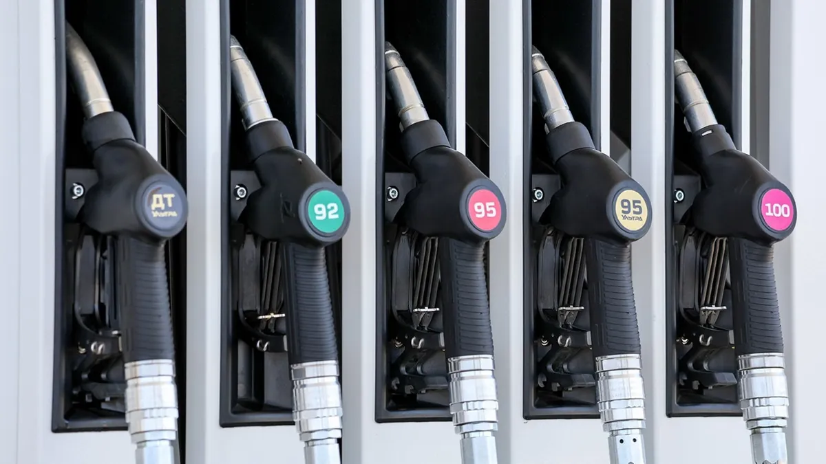 Crimeea, criză de combustibil, benzina raționalizată (sursa: TASS)