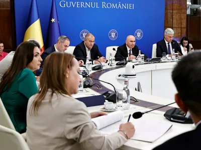 Guvernul Bolojan umple de bani AMEPIP: va primi 0,1% din veniturile companiilor de stat Foto: Guvernul României